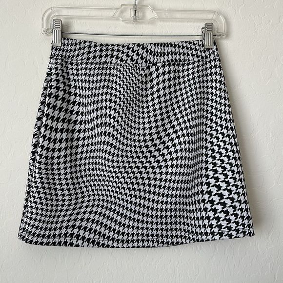 Juniors Button Embellishment Mini Skirt - Picture 3 of 5